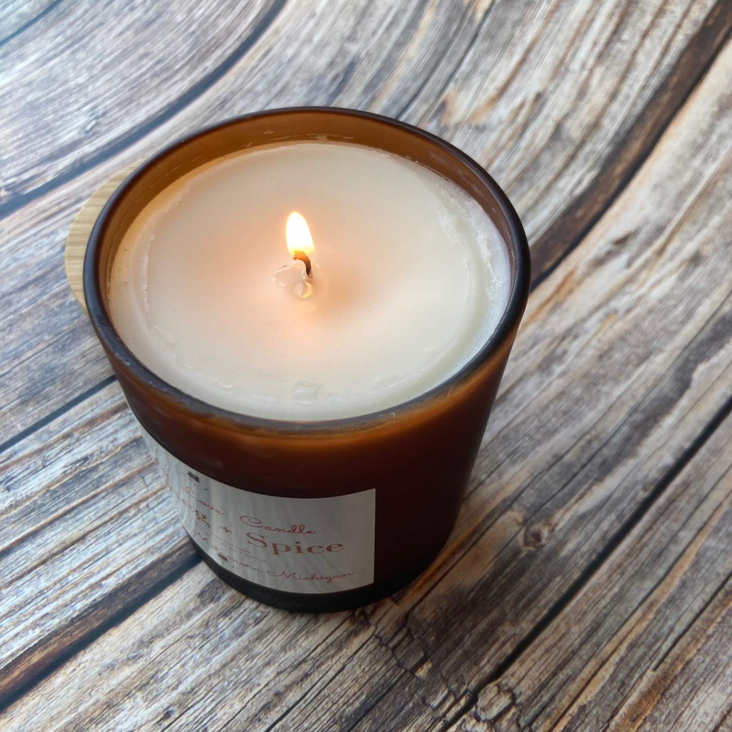 Nutmeg and Spice 8 oz candle with bamboo lid