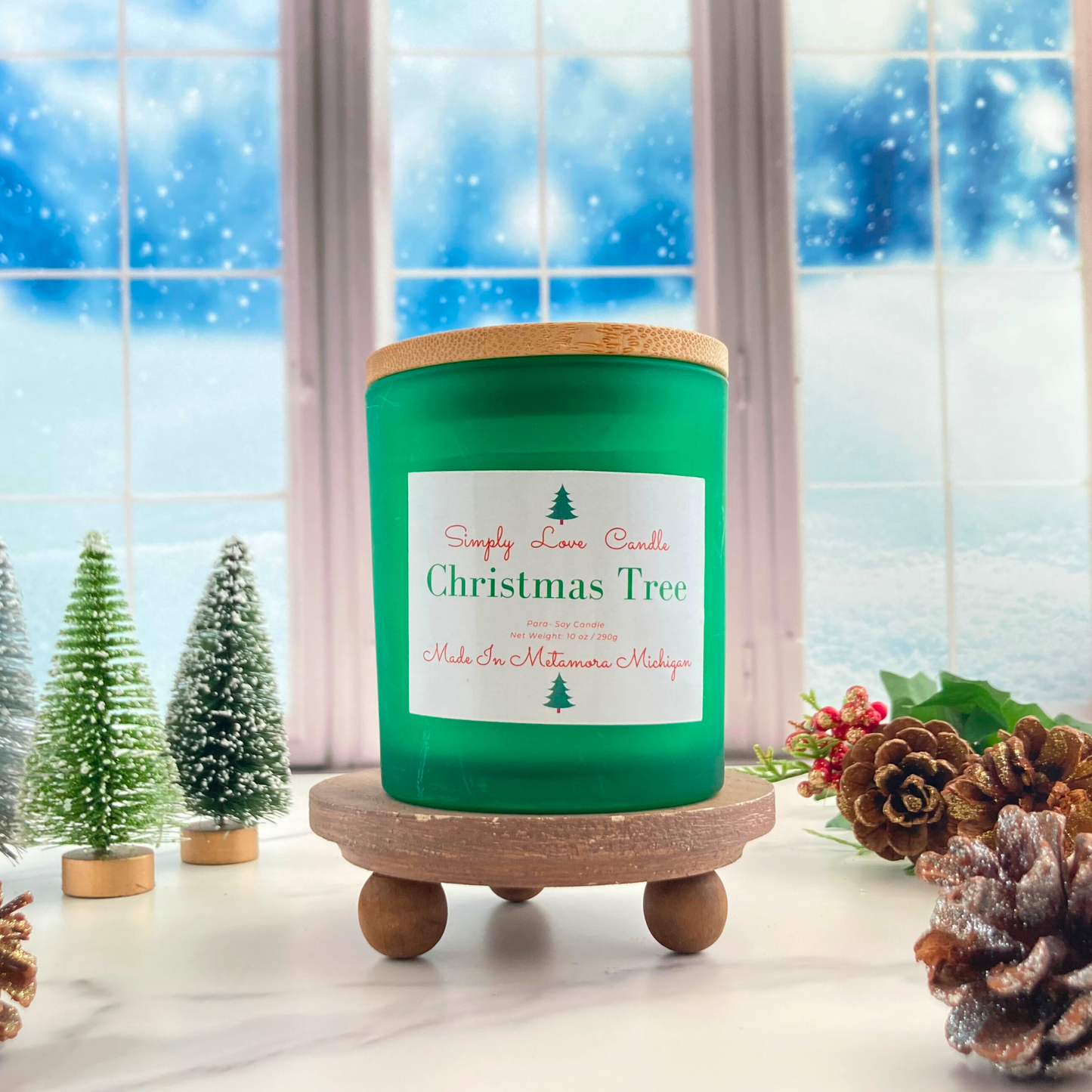 Christmas Tree 8 oz Candle with Bamboo Lid